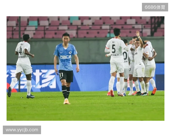 疑似吐口水!大连英博球迷呼吁俱乐部上诉申花外援特谢拉