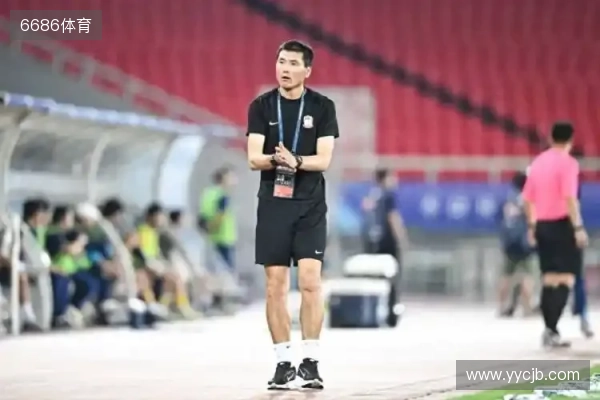 邵佳一探班U22国足重逢老友 9人归来鲁沪新星伤退